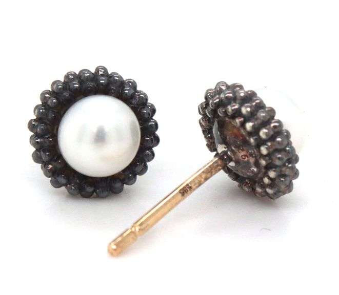 Lagos Caviar pearl stud earrings in 925 sterling silver