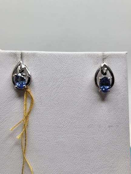 Magnificent pair earring of Tanzanite in Silver – GGA Certified