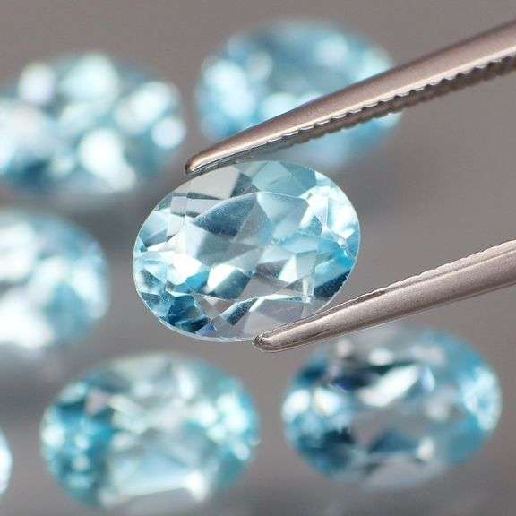 Large 11.56ct vivid Swiss blue Topaz set