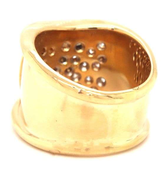 18kt Yellow gold 1.27ctw diamond wide wave ring with leaf motif