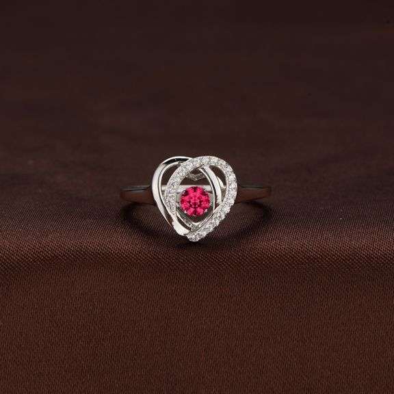 Beautiful Center dancing Garnet Sterling Silver Ring in size 7