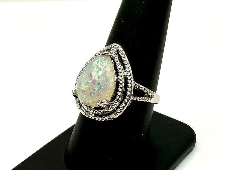 4.5 Ct Simulated Color Play Welo Opal Ring