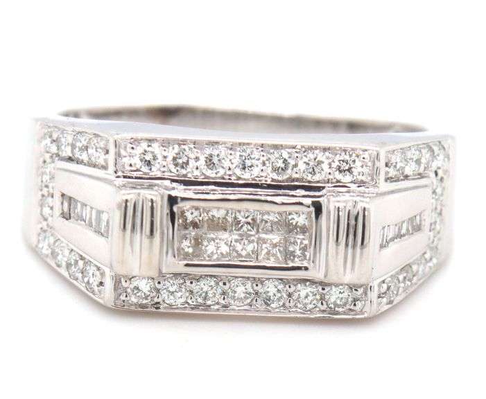 14kt White gold 0.75ctw PC, baguette and round diamond Gent's ring
