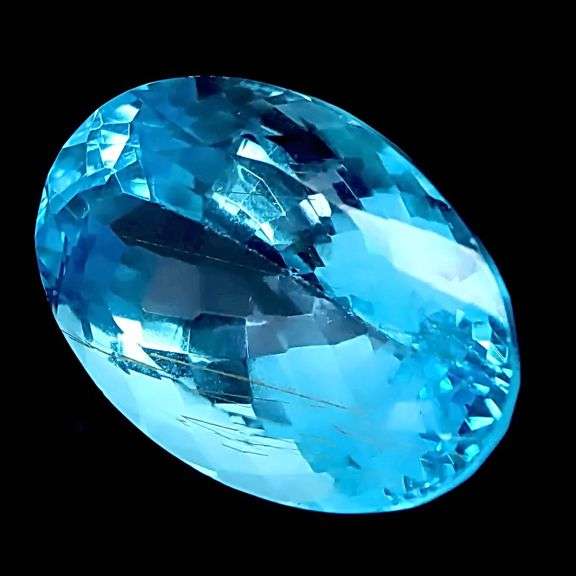 Impressive 33.80ct top French blue blue Topaz