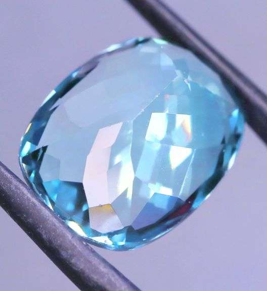 Superbly cut heavy flashing 18.97ct VS grade Swiss blue Topaz