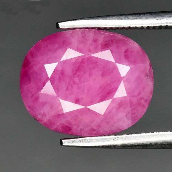 Heated only! 4.55ct reddish pink Ruby