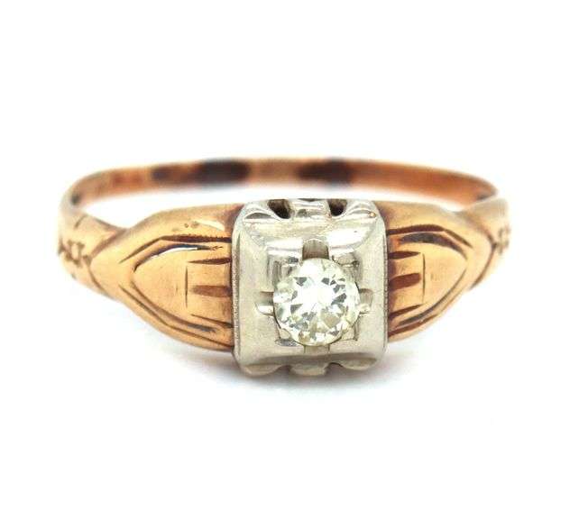Vintage style 14kt yellow gold diamond ring