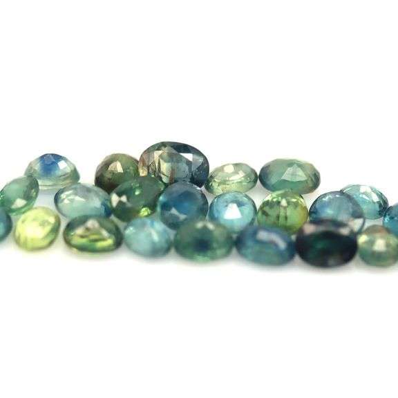 Multi-hue 9.65ct natural blue green Sapphire set! Heated only!