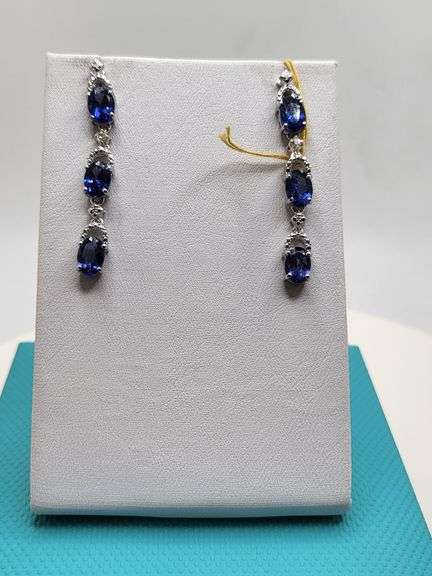 Magnificent pair earring Tanzanite and diamond in Silver – GGA Certified