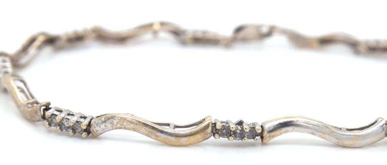 10kt White gold diamond bracelet