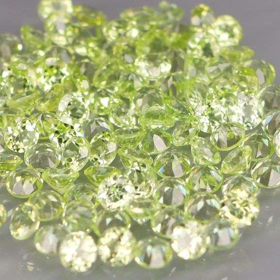 Brilliant! 100 gemstones! 3.60ct untreated lime green Peridot set!