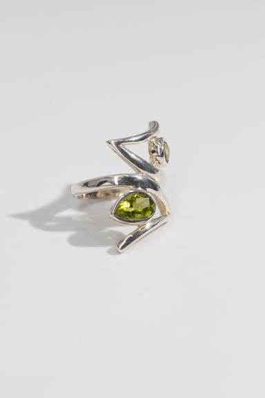 .925 Sterling Silver Peridot Natural Gemstone Ring Size 9
