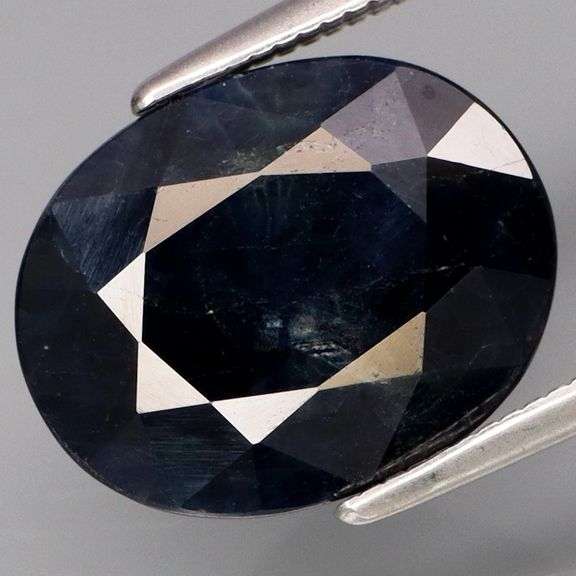 Simply incredible! 7.83ct midnight blue Sapphire -Heated only!