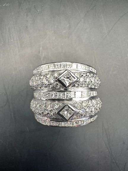 14K White Gold Cocktail Ring of 4ct