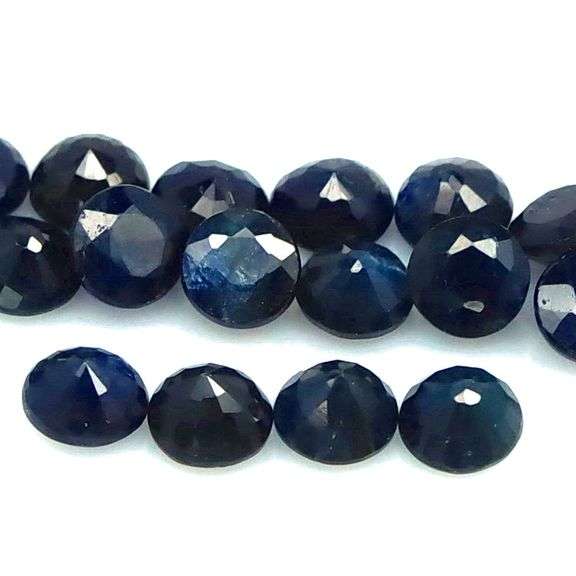 Looking for deep color? Then you want this 8.15ct Sapphire set!