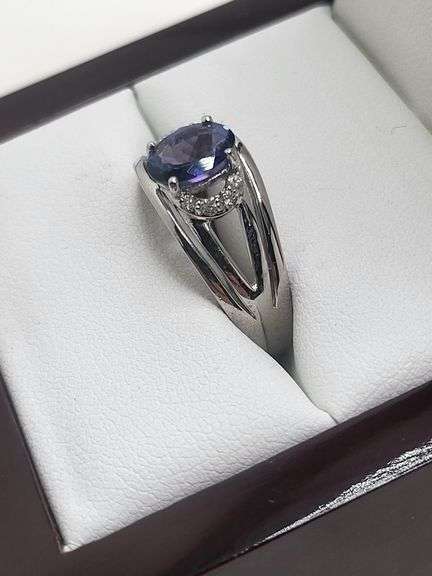 Very fine Tanzanite ring in silver , GGA certified