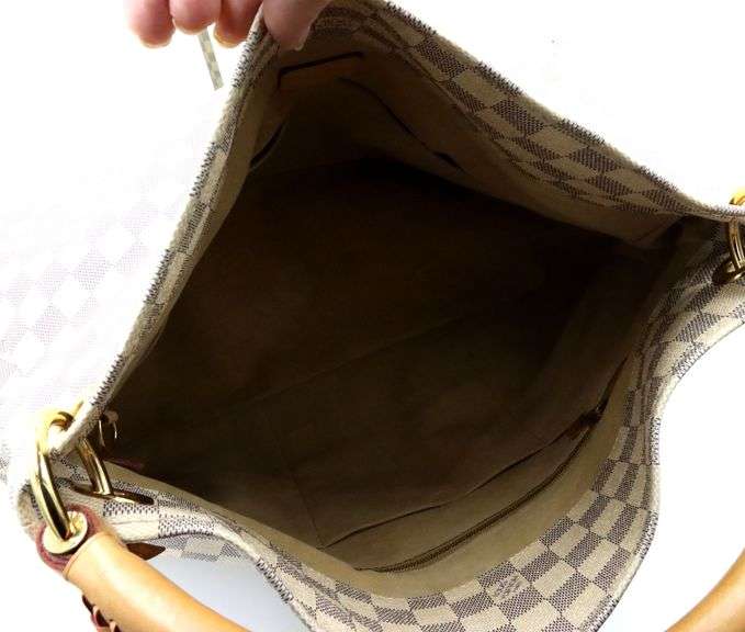 Louis Vuitton Azur Artsy purse