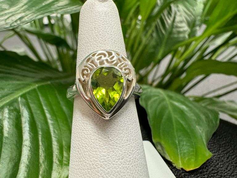 Sterling Silver Natural Gemstone Perdiot Ring Size 7