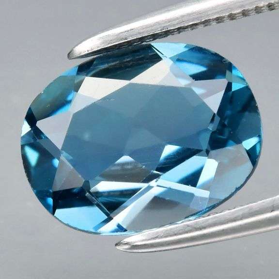 VVS grade 1.93ct 9x7mm pendant cut London Blue Topaz!
