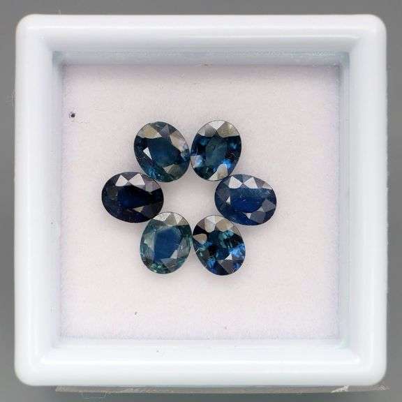 Excellent 2.79ct Royal blue Ceylon Sapphire set! Heated only!
