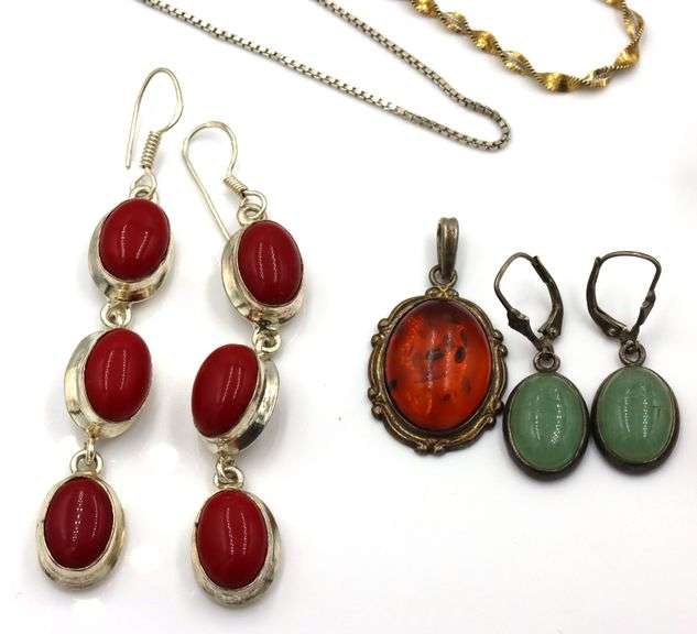 Group lot of Vintage 925 sterling silver jewelry