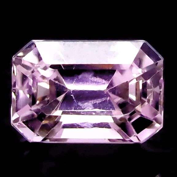 Super flashing! Untreated! 4.80ct bright pink Kunzite!