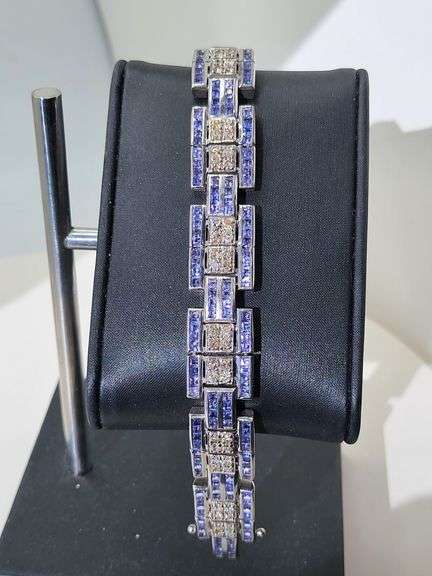 Contemporary Silver Bracelet with Diamonds and Tanzanite