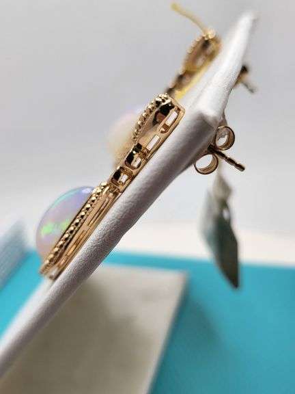 Magnificent pair earring Opal and diamond in Silver – GGA Certified