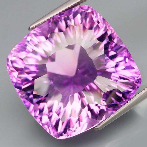 Premium! 35.70ct real unheated Bolivian Amethyst!