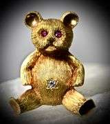 Loveable 18K Yellow Gold Teddy Bear Brooch