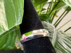 10k White Solid Gold 5mm Domed Plain Men's Women's Wedding Band Size 6