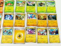 30 Pokémon 2023 Trade Cards