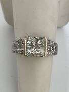 CERTIFIED LADIES 18K WHITE GOLD DIAMOND RING