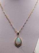 Extremely fine quality one Opal pendent in silver, GGA certfied, Size: 18