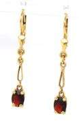 8kt Yellow gold Garnet dangle earrings