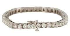 7.50ctw Round Diamond Pyramid Tennis Bracelet in 18K