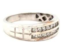 14kt White gold 0.25ctw 2 row diamond band
