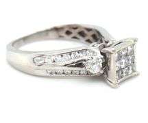 10kt White gold 0.80ctw princess cut and round brilliant cut diamond cluster ring