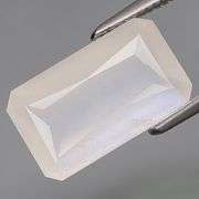 Top color! 3.30ct pearl white Moonstone with strong blue shadowing!