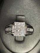 CERTIFIED LADIES 14K WHITE GOLD AND DIAMOND RING