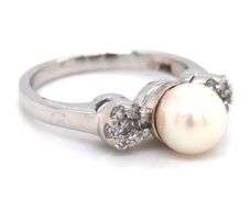 14kt White gold 6.5mm pearl and diamond cluster ring