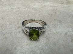 Sterling Silver 925 Natural Gemstone Peridot Ring Size 9