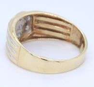 10kt Yellow gold approximate 0.20ctw 2 tone diamond gent's ring