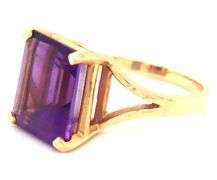 Regal Looking 14K YG Amethyst Ring