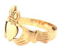 9kt Yellow gold crown two hands and a heart ring