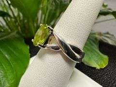 Sterling Silver 925 Natural Gemstone Peridot Ring Size 9