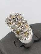 CERTIFIED LADIES 18K WHITE GOLD AND DIAMOND BAND. / RING