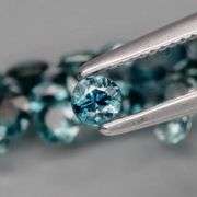 Natural 2.34ct blue Sapphire set with multiple hues