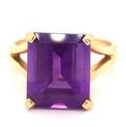 Regal Looking 14K YG Amethyst Ring