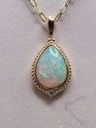 Extremely fine quality one Opal pendent in silver, GGA certfied, Size: 18